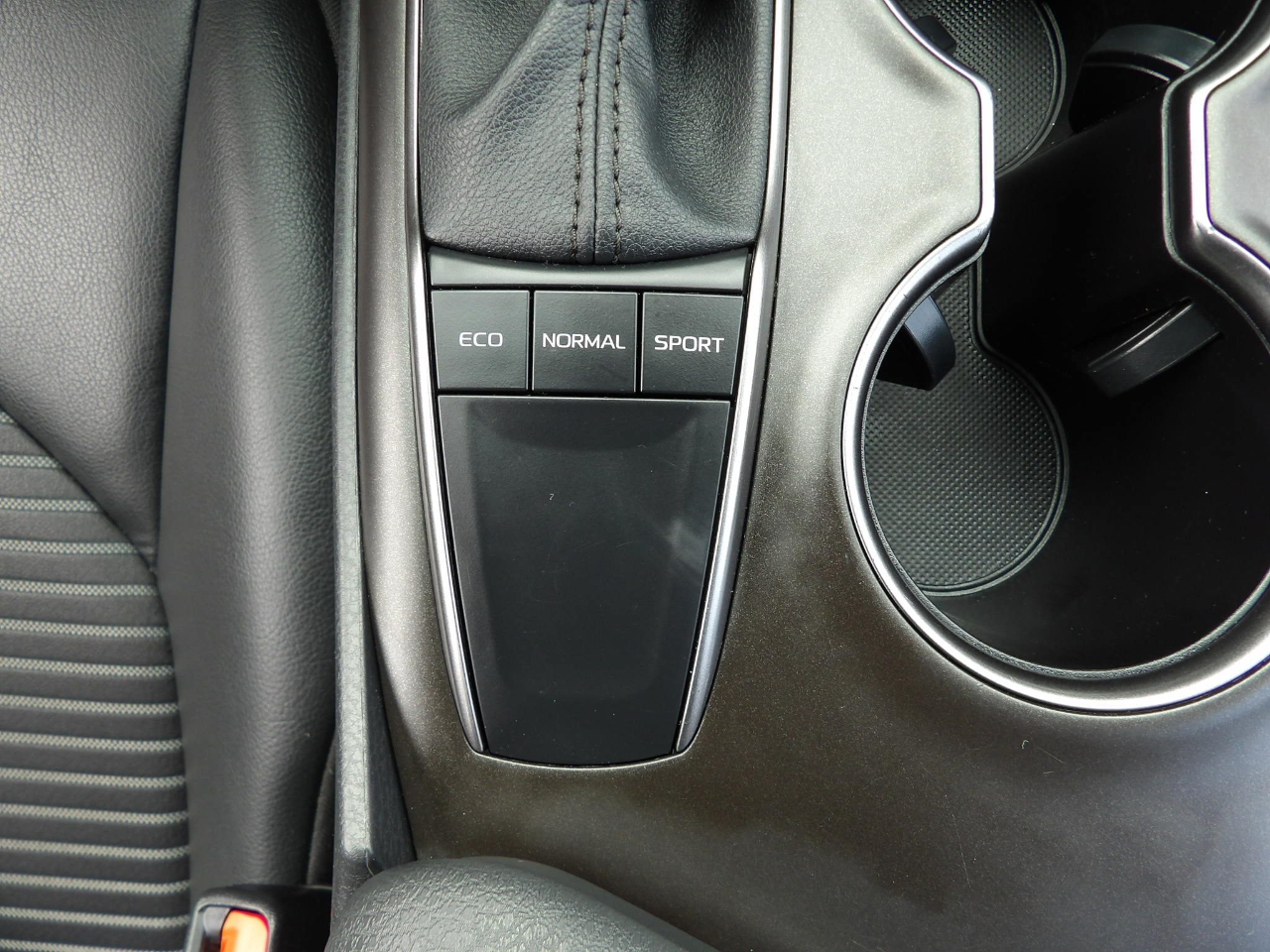 Toyota Camry SE 2024