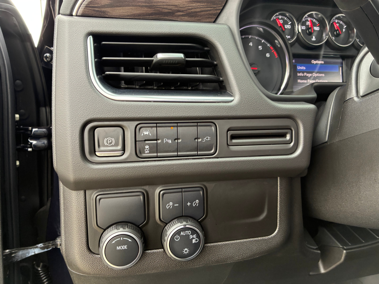 Chevrolet Tahoe  2021