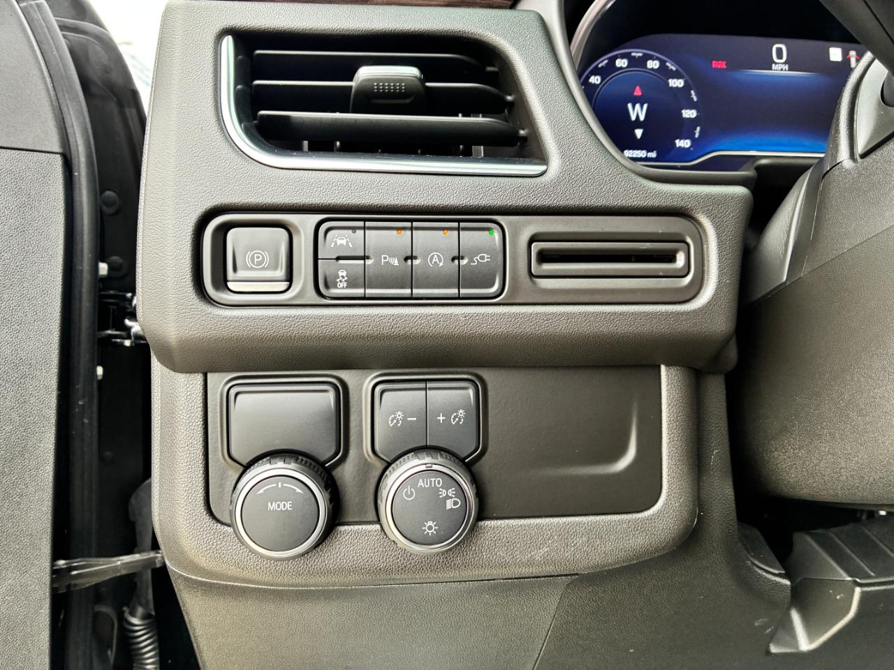 Chevrolet Suburban  2022