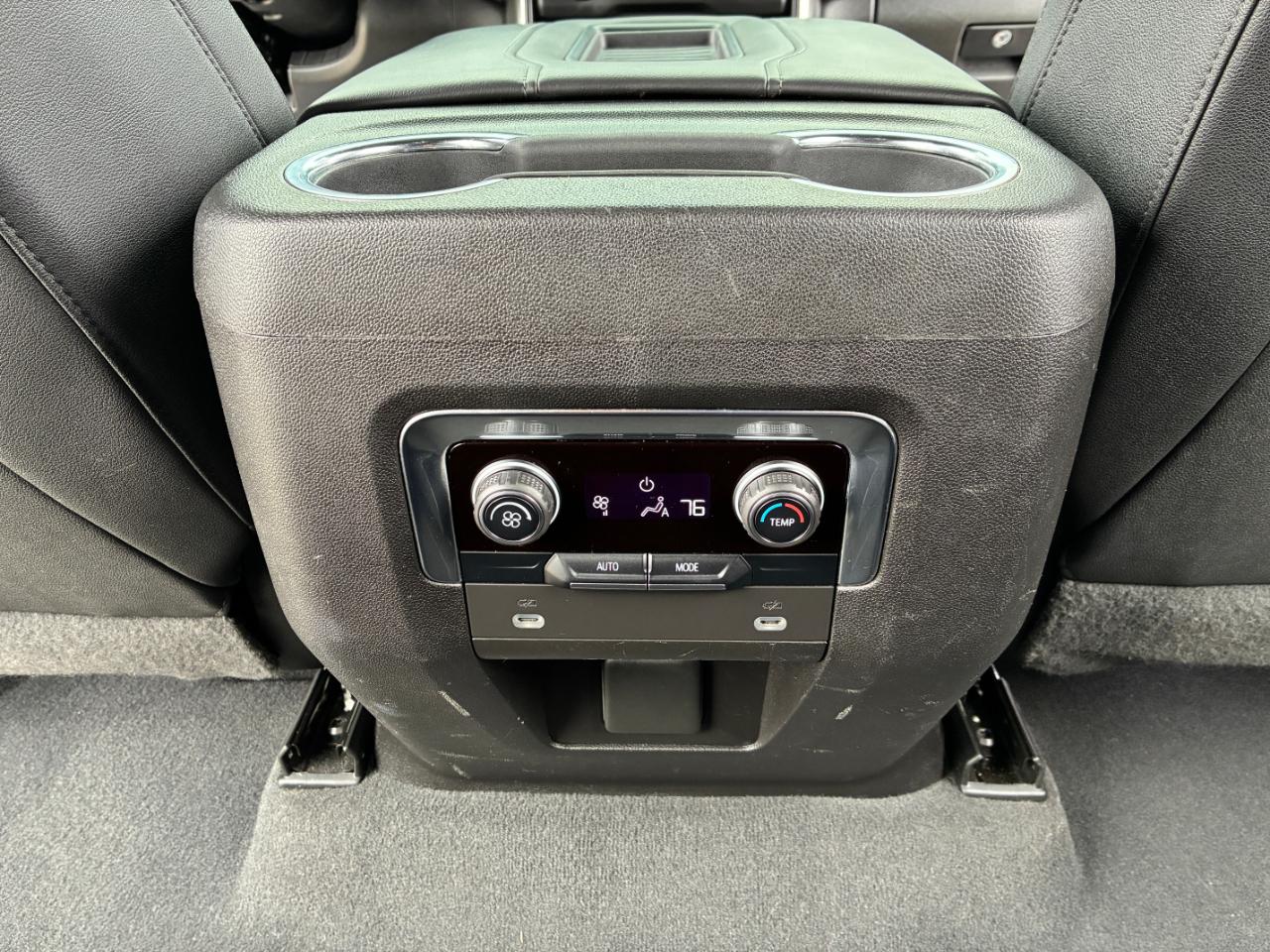 Chevrolet Suburban  2022