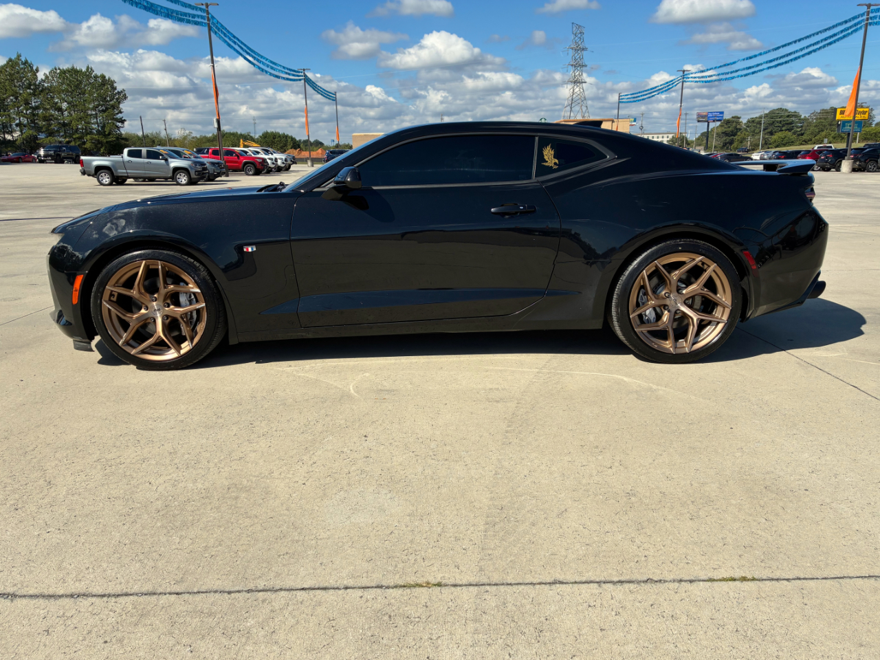 2016 Chevrolet Camaro SS photo 2