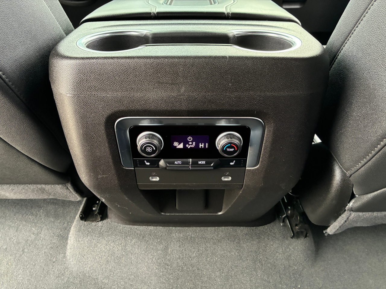 Chevrolet Tahoe  2021