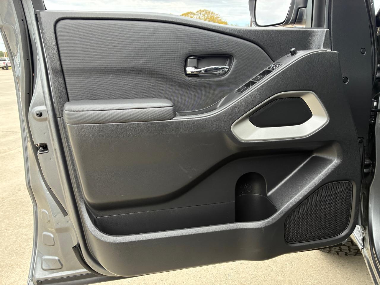 Nissan Frontier SV 2024