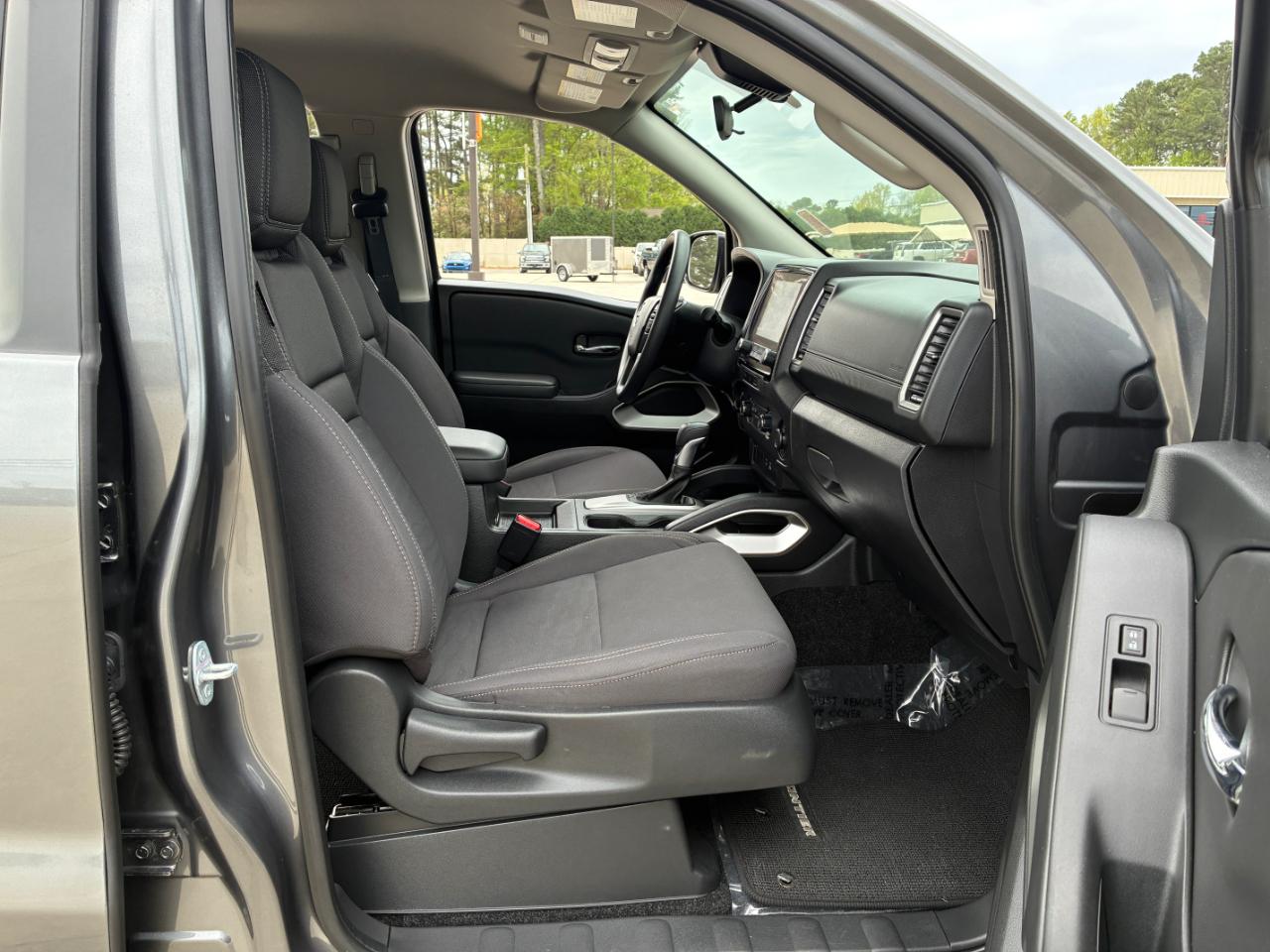 Nissan Frontier SV 2024