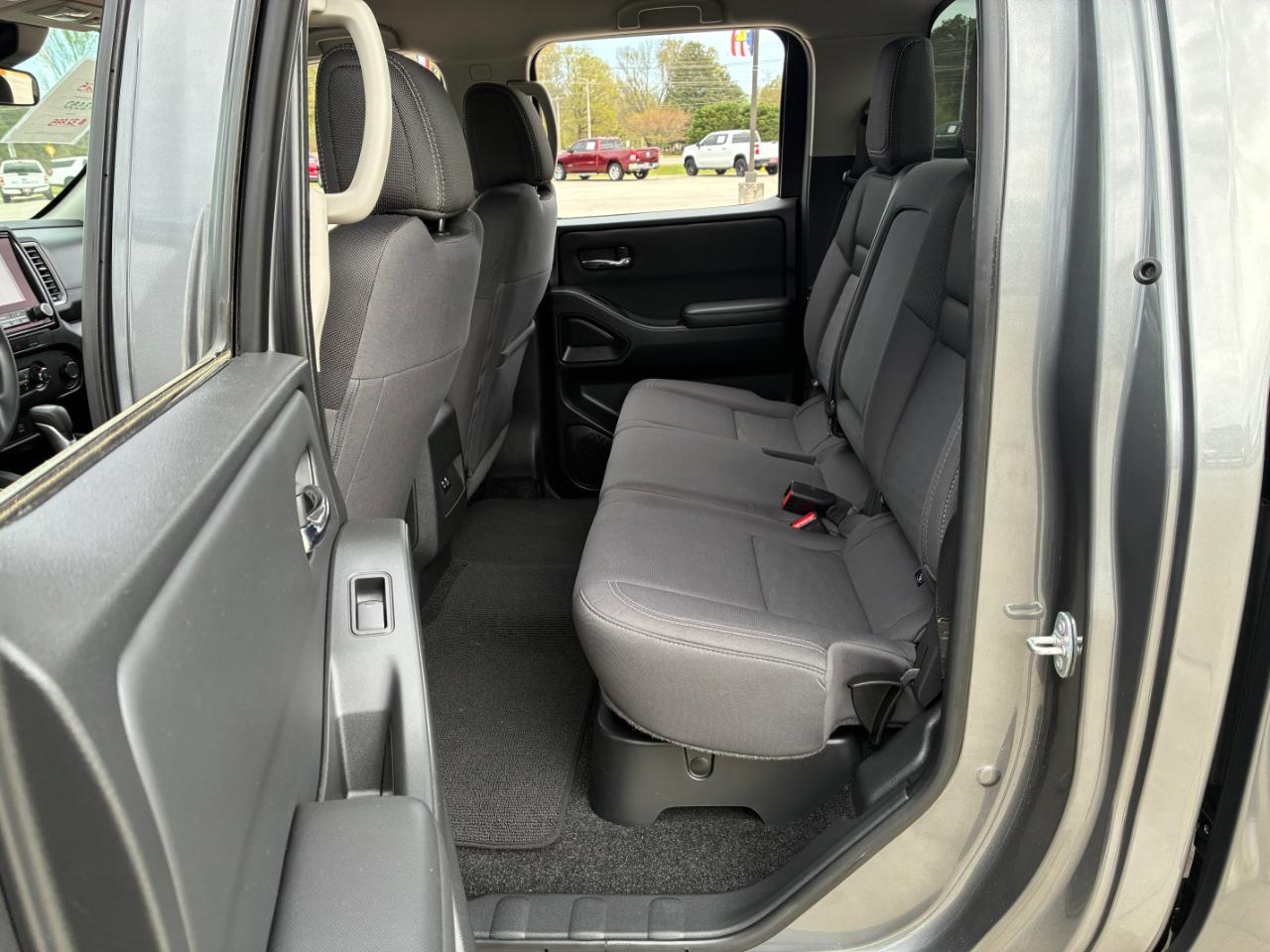 Nissan Frontier SV 2024