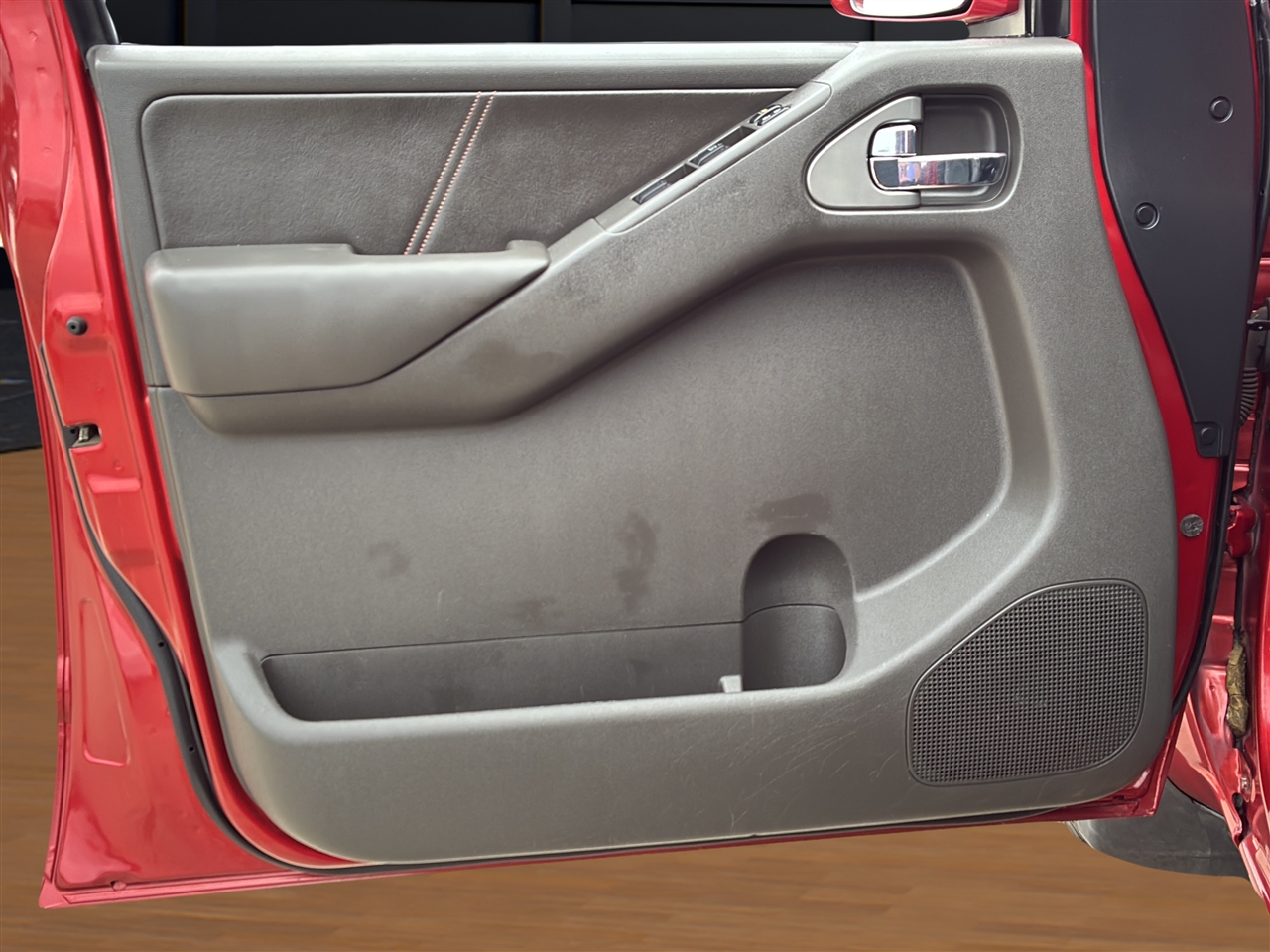 Nissan Frontier  2012