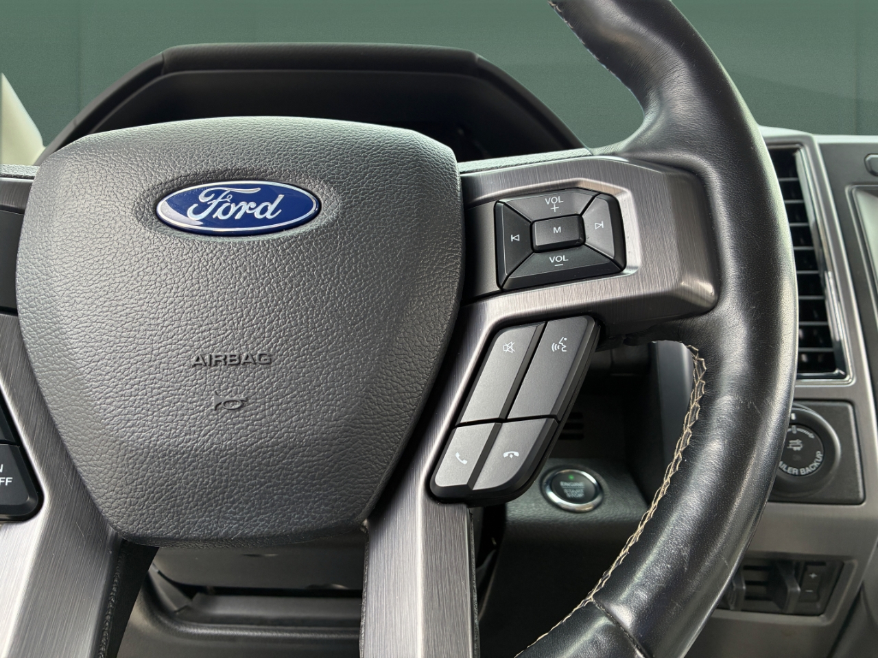 Ford Expedition  2019