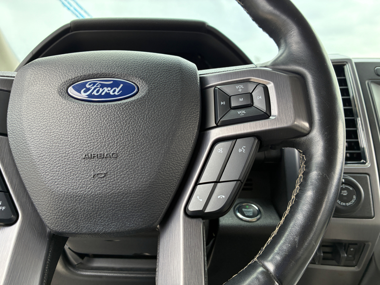 Ford Expedition  2019