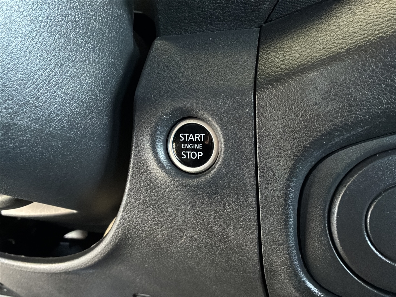 Nissan Frontier SV 2023