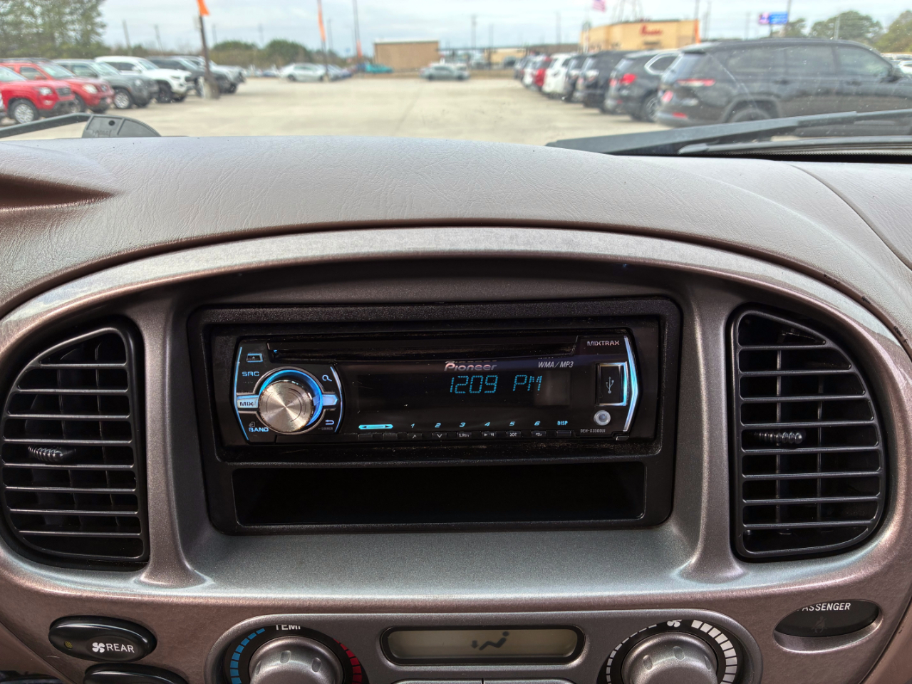 Toyota Sequoia  2003