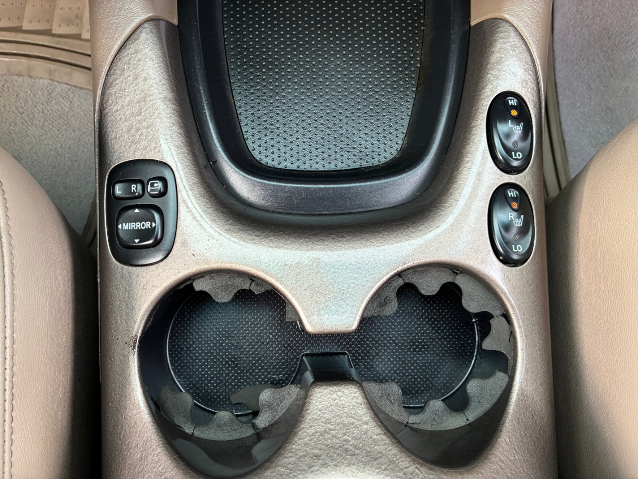 Toyota Sequoia  2003