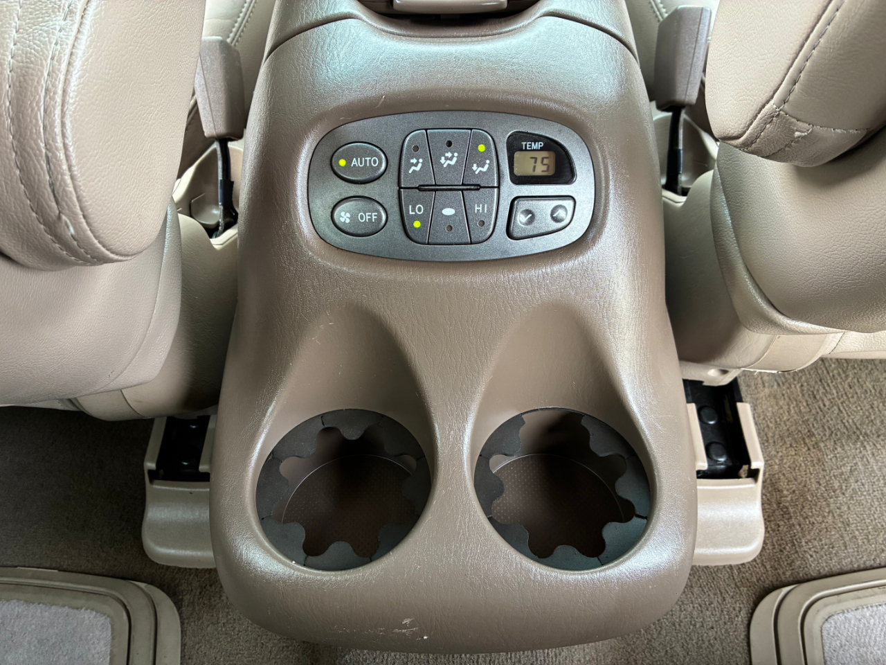 Toyota Sequoia  2003