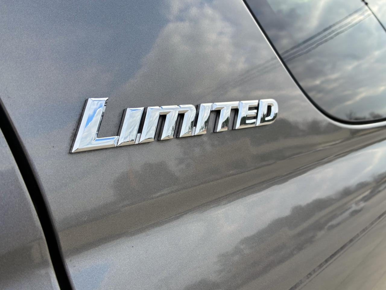 Toyota Sequoia  2003