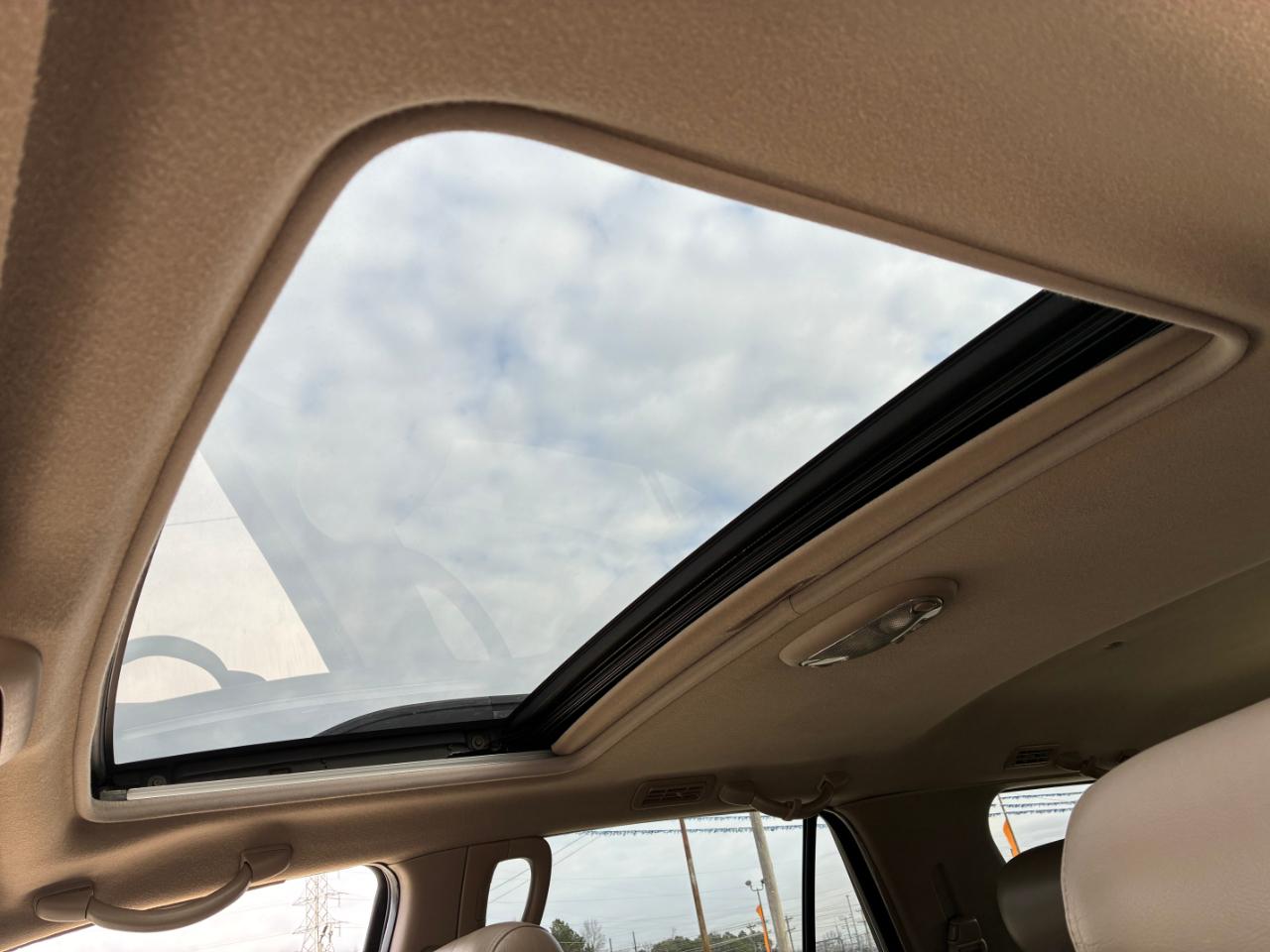 Toyota Sequoia  2003