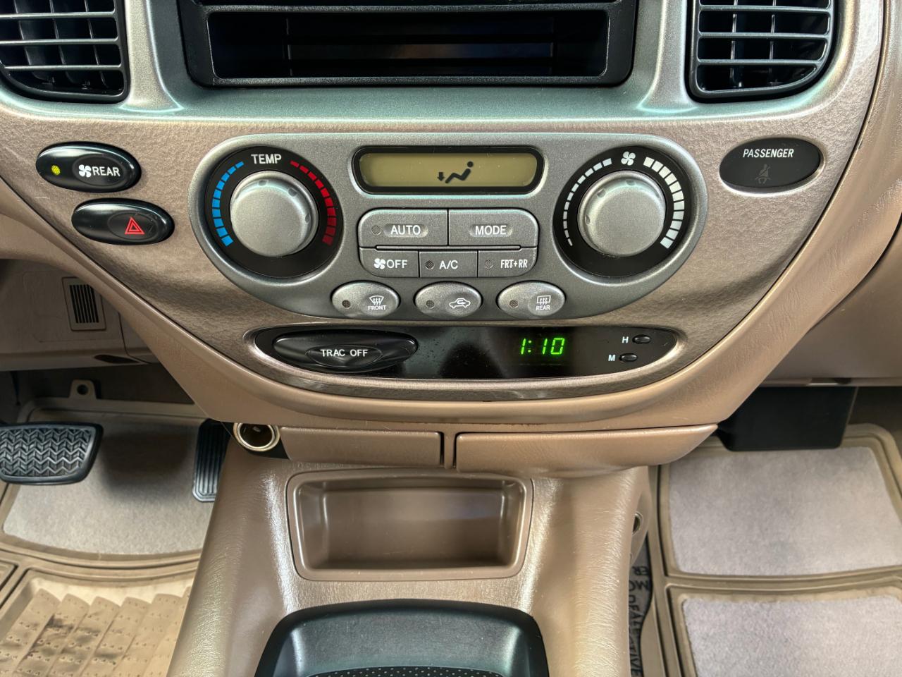 Toyota Sequoia  2003