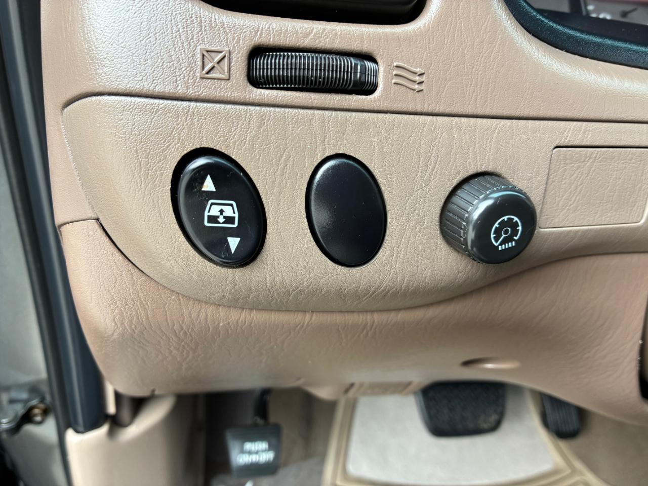 Toyota Sequoia  2003