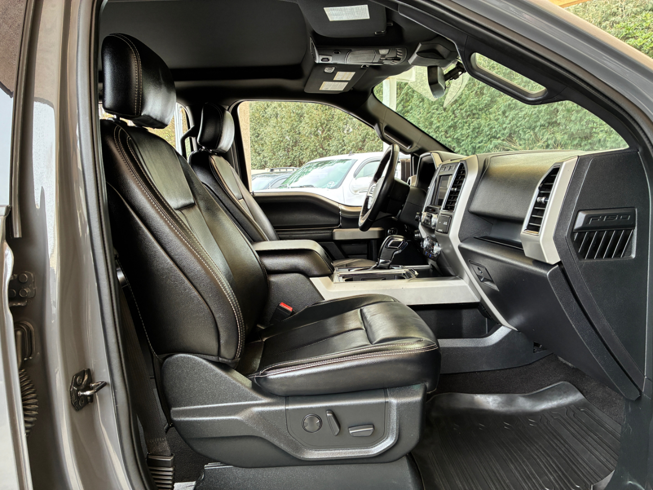 Ford F-150 Lariat 2020