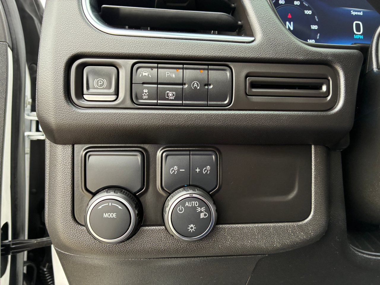 Chevrolet Suburban 1500 LT 2023