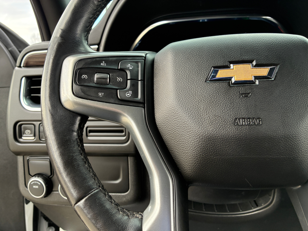 Chevrolet Suburban 1500 LT 2023