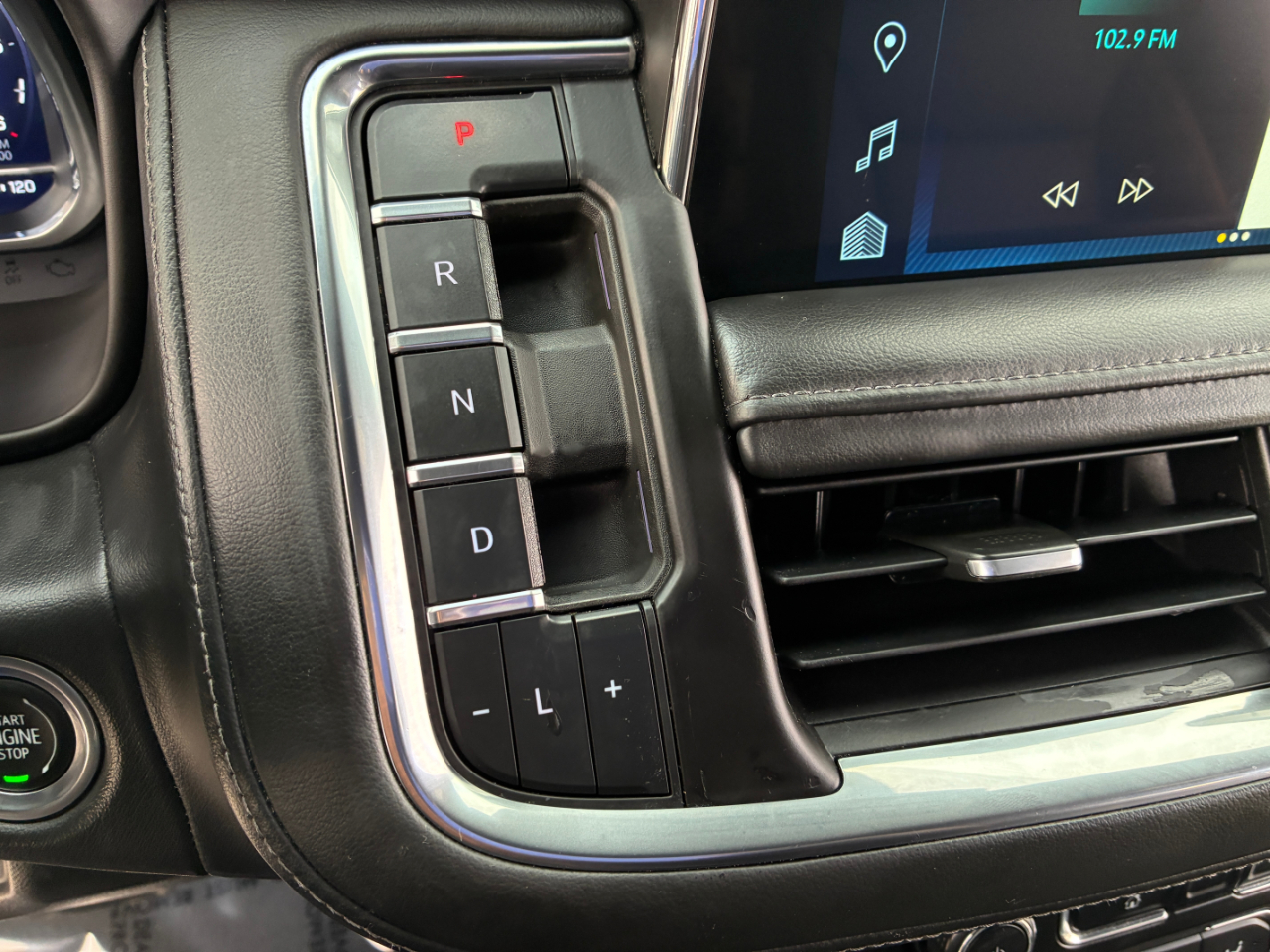 Chevrolet Suburban 1500 LT 2023