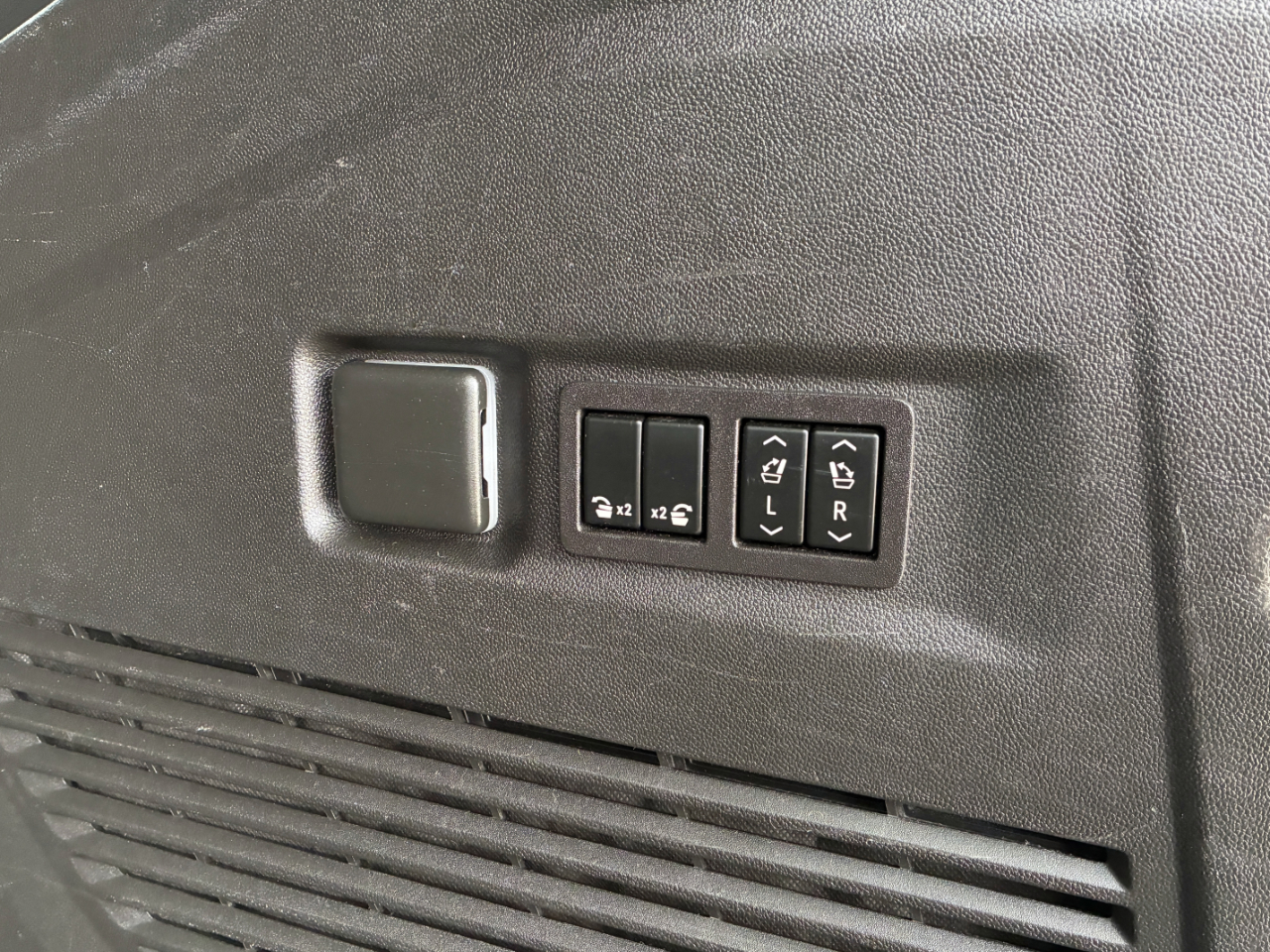 Chevrolet Suburban 1500 LT 2023