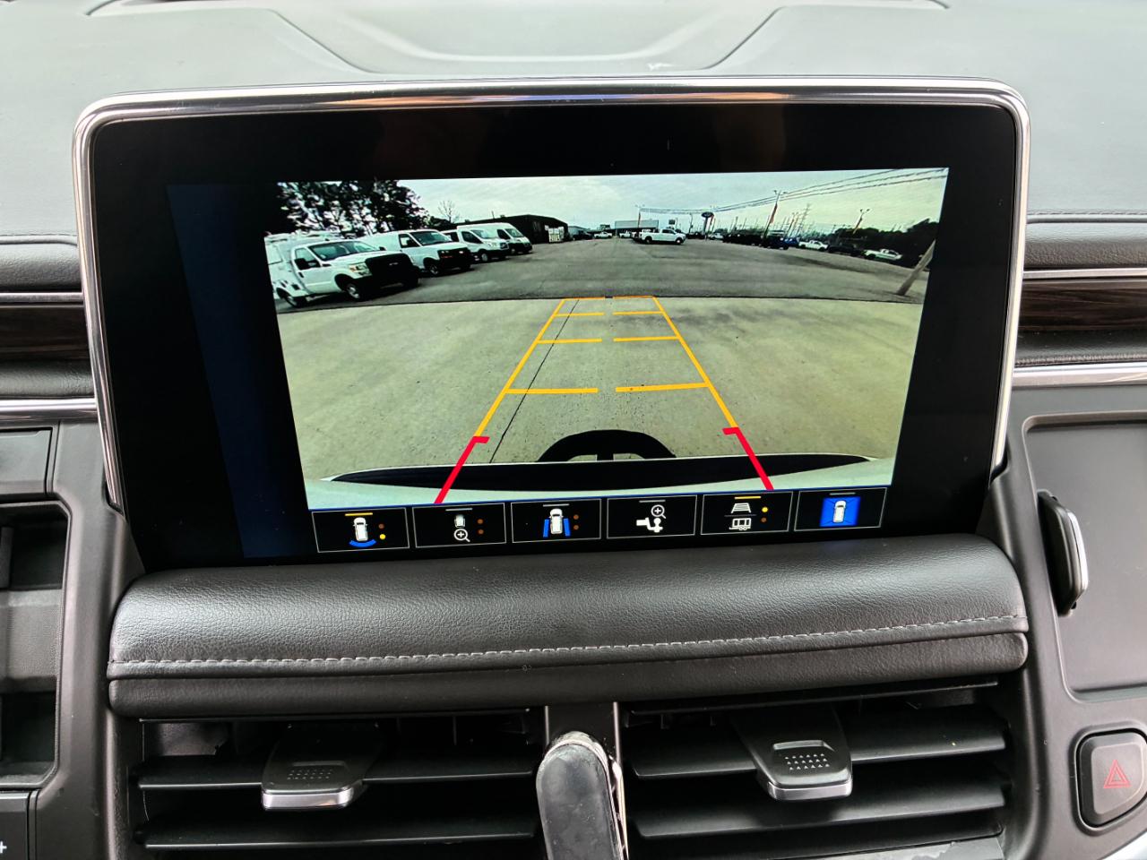 Chevrolet Suburban  2023