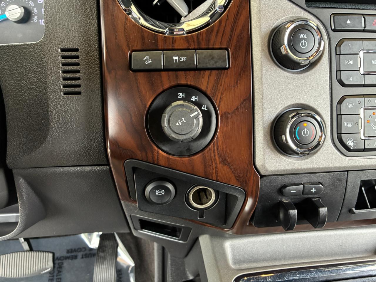 Ford F-250 SD Lariat 2015