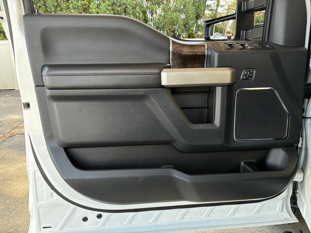 Ford F-350 SD Lariat 2022