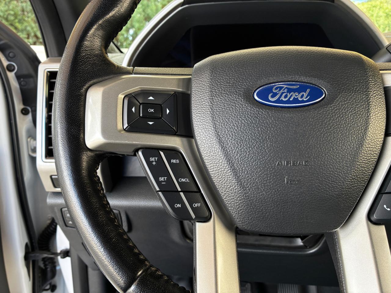 Ford F-350 SD Lariat 2022