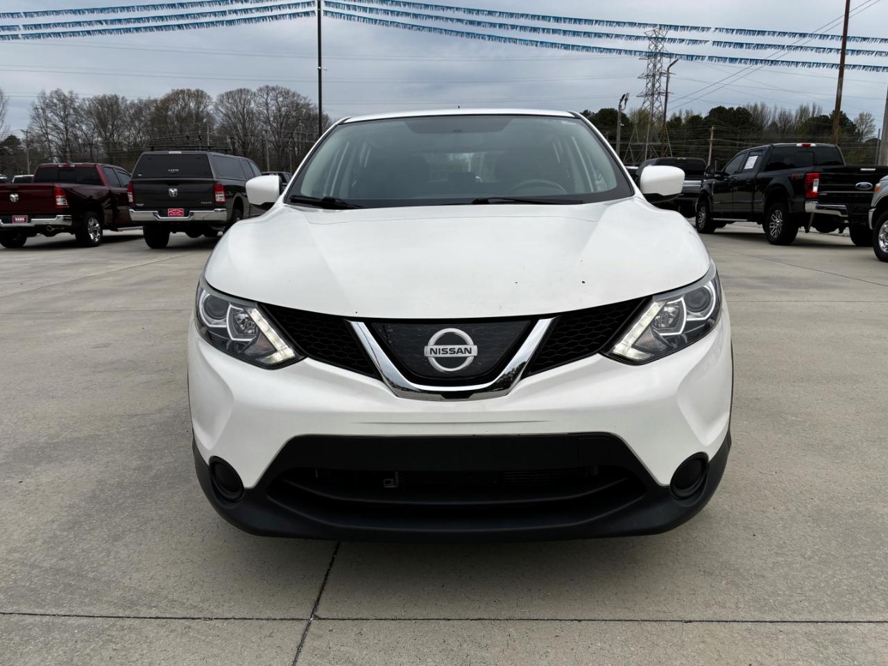 Nissan Rogue Sport S 2019