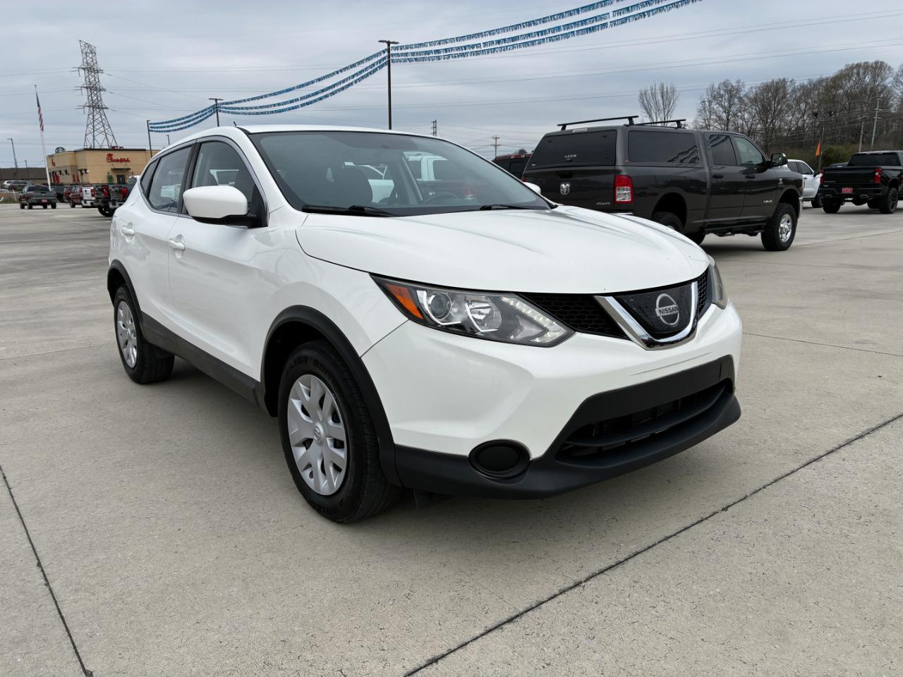 Nissan Rogue Sport S 2019