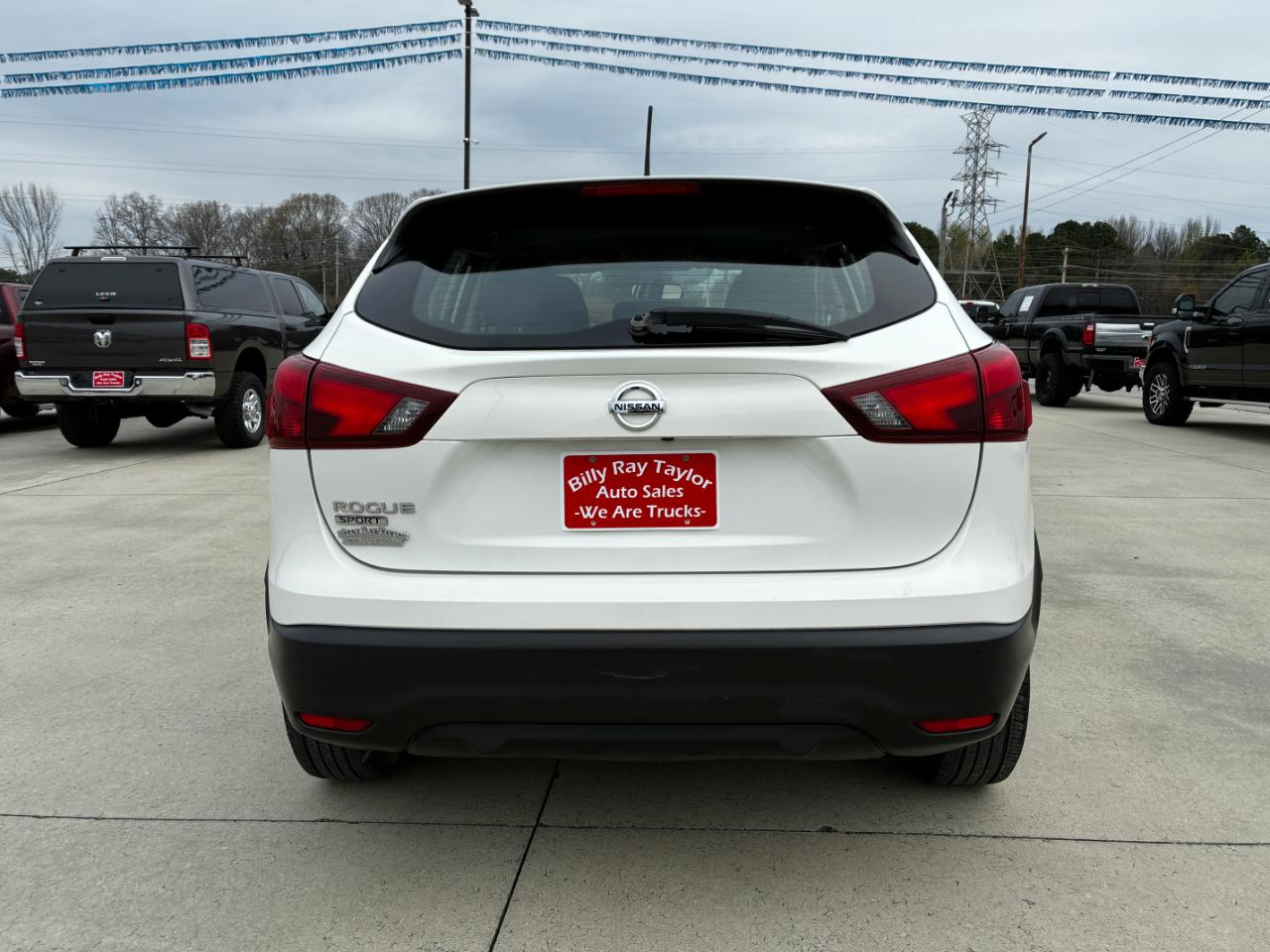 Nissan Rogue Sport S 2019