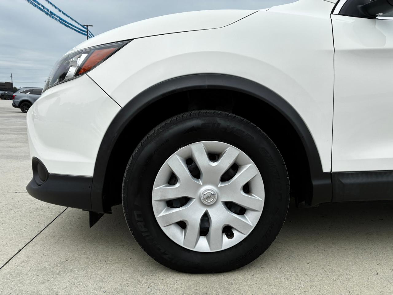 Nissan Rogue Sport S 2019