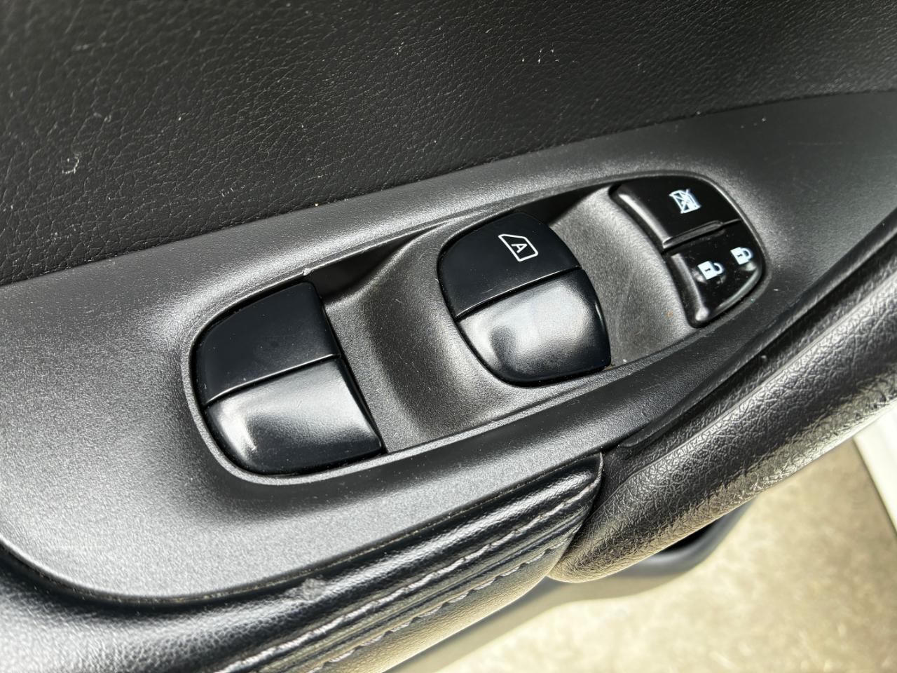 Nissan Rogue Sport S 2019