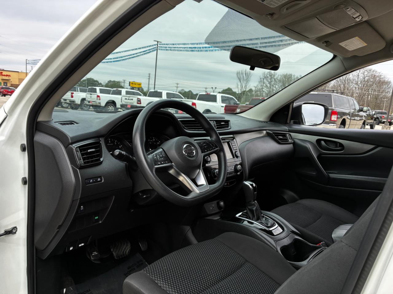 Nissan Rogue Sport S 2019