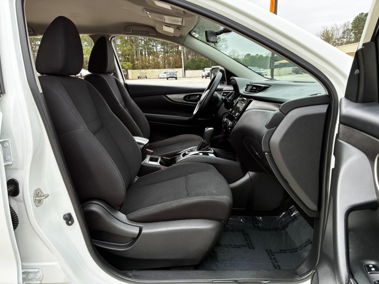 Nissan Rogue Sport S 2019