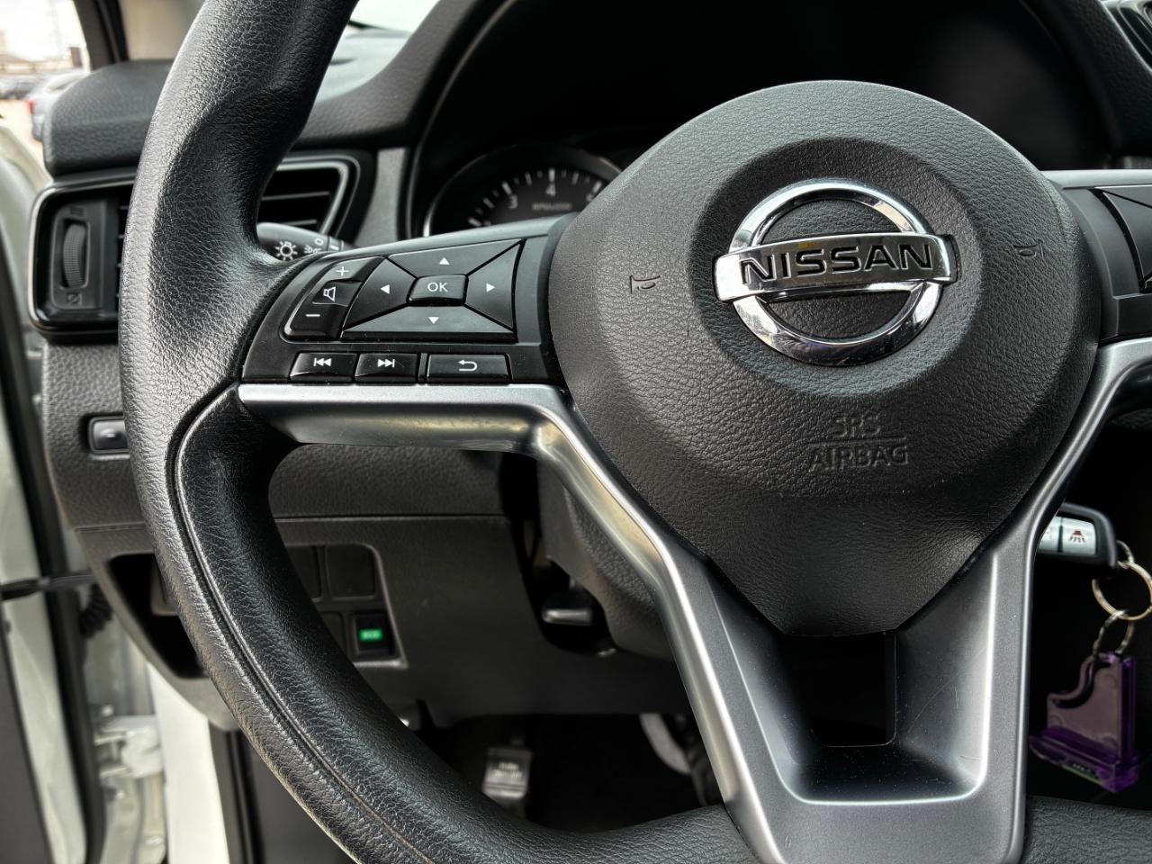 Nissan Rogue Sport S 2019