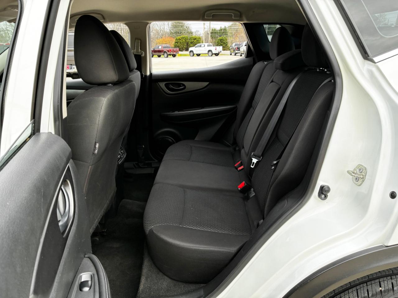 Nissan Rogue Sport S 2019