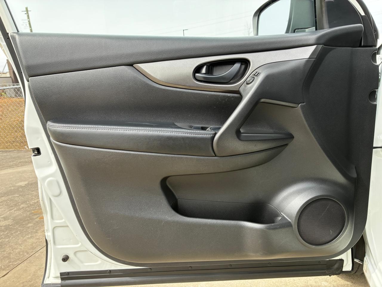 Nissan Rogue Sport S 2019