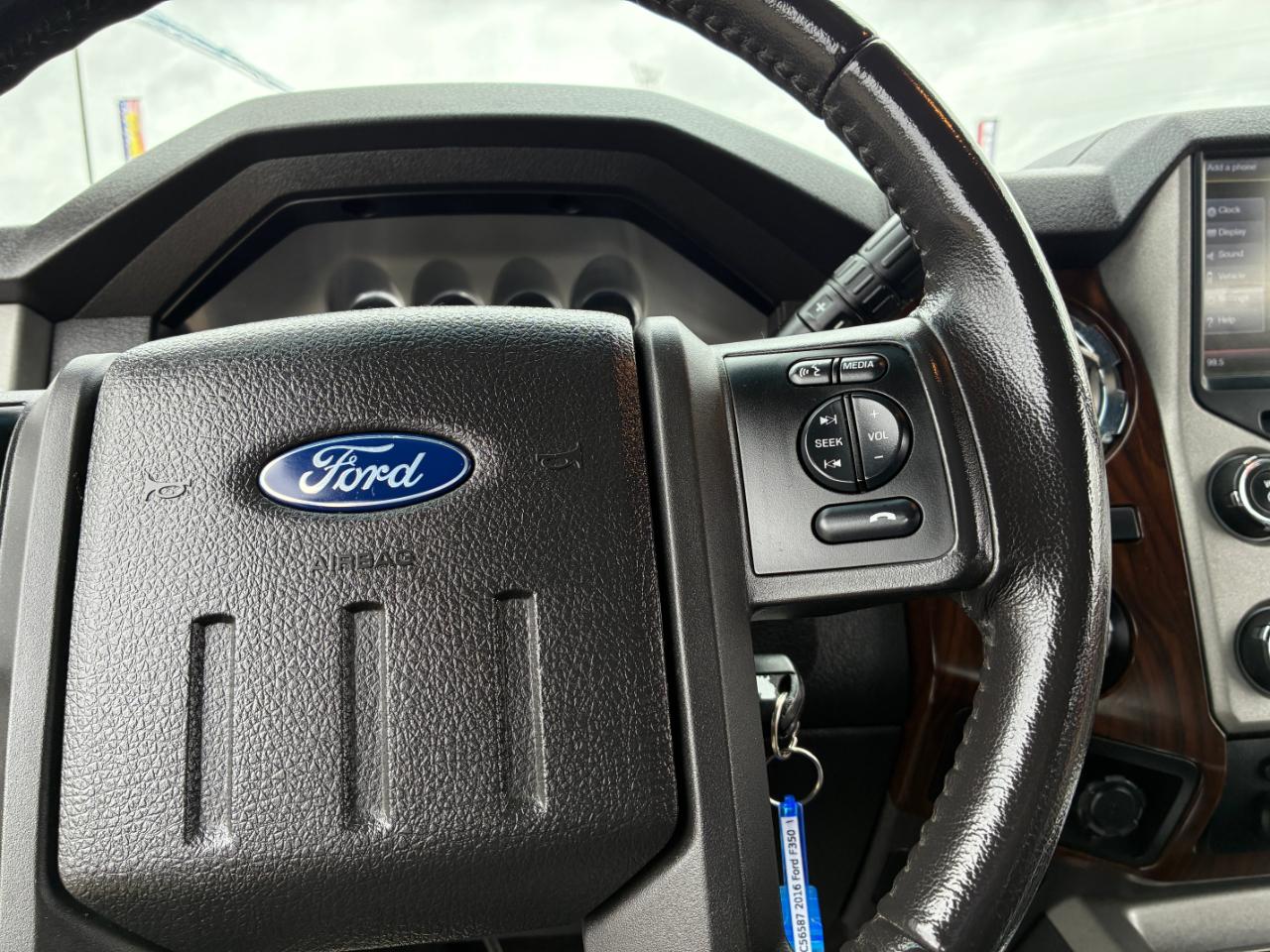 Ford F-350 SD Lariat 2016