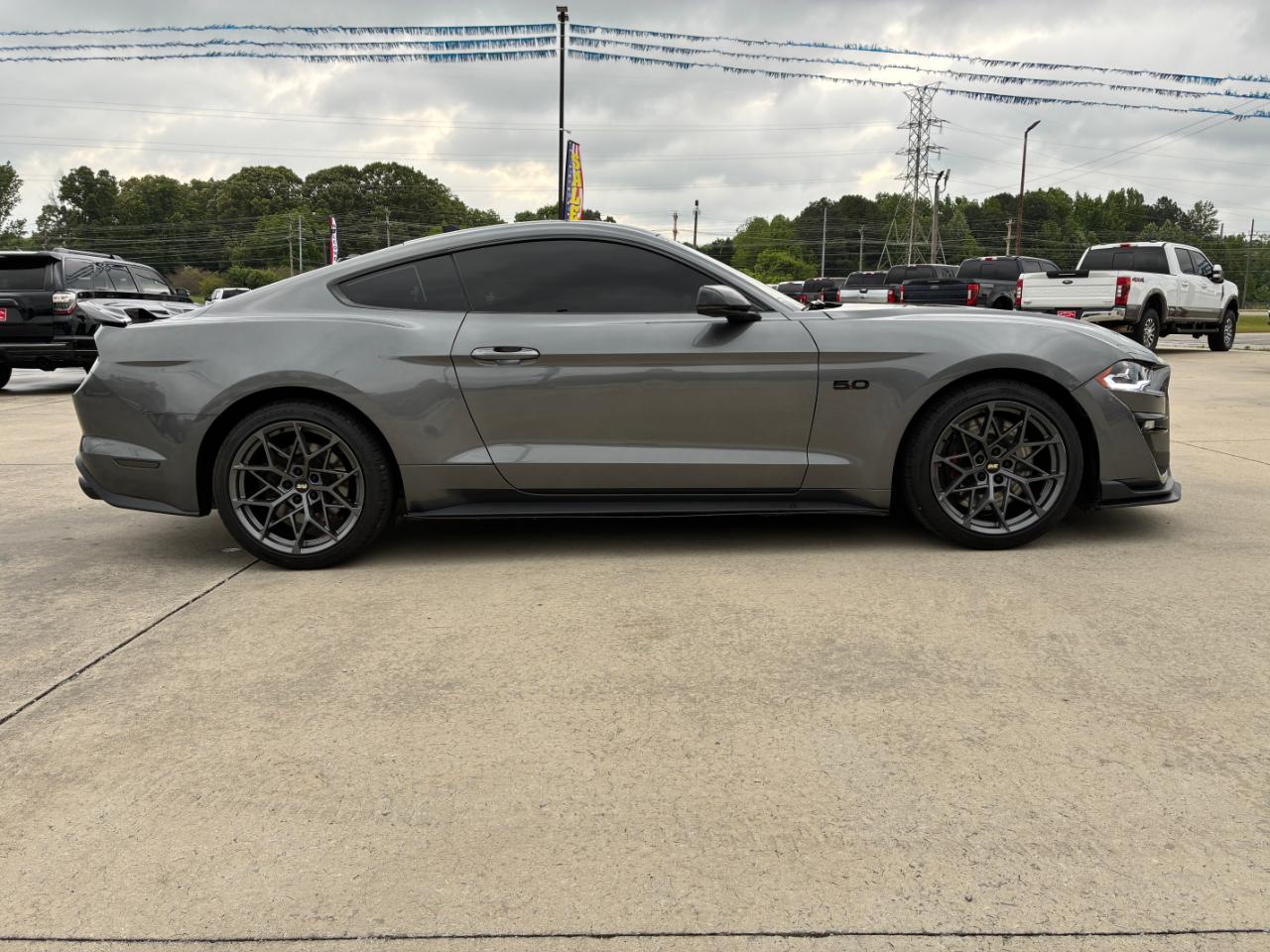 Ford Mustang  2021