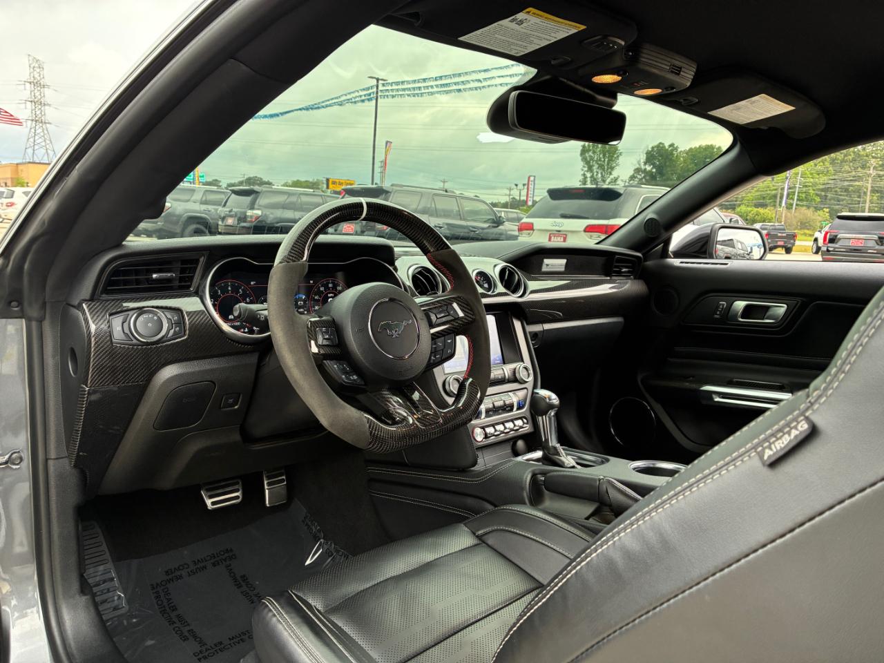 Ford Mustang  2021