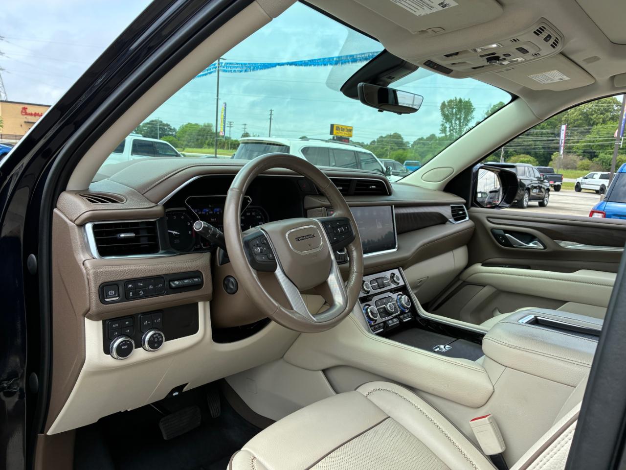 GMC Yukon Denali 2021