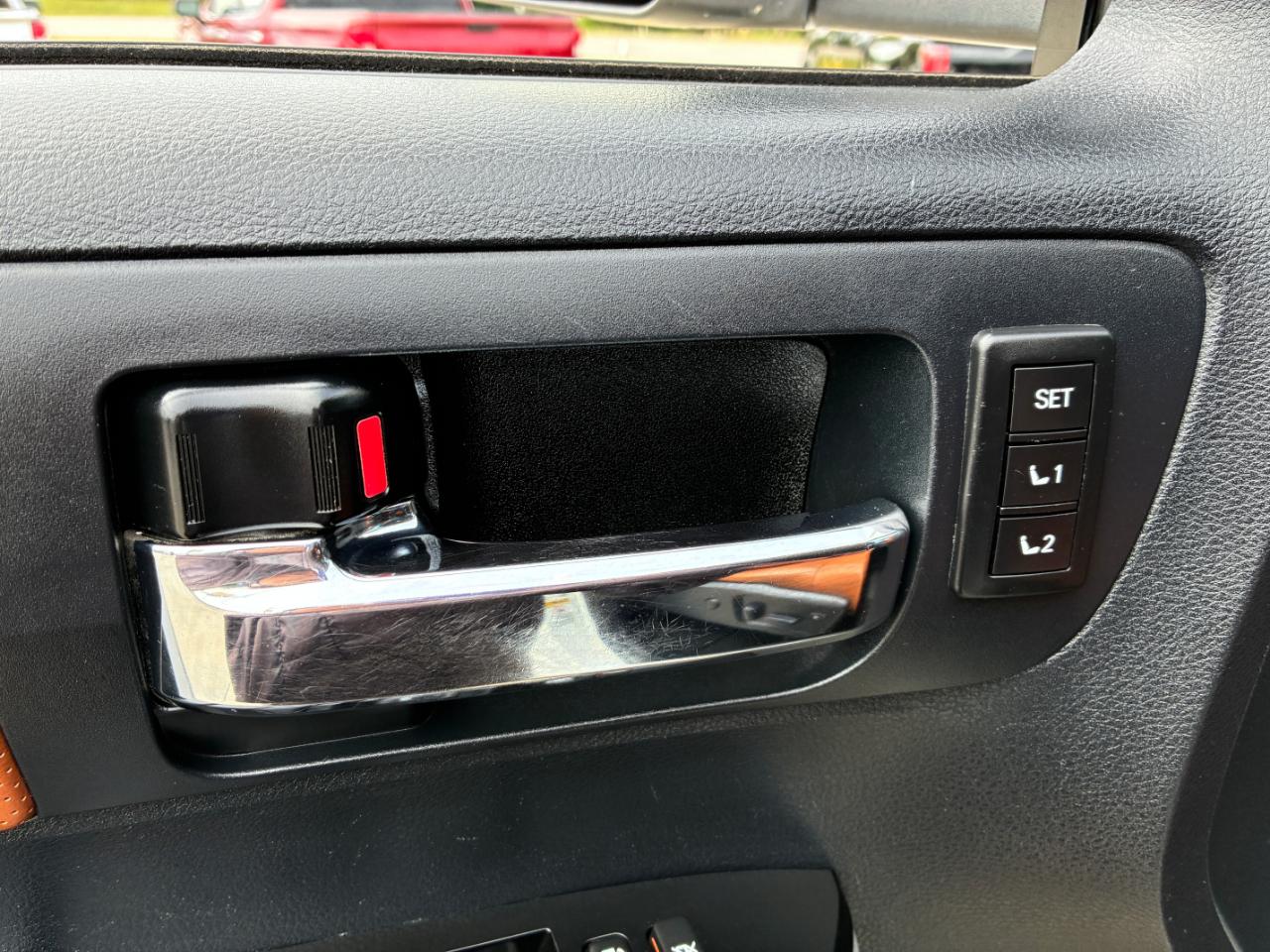 Toyota Tundra  2014