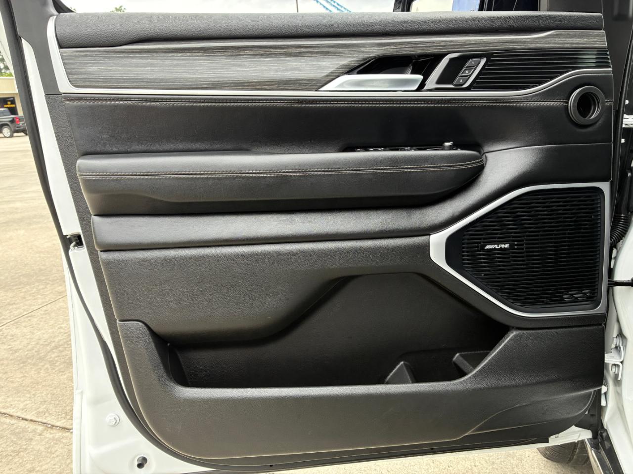 Jeep Wagoneer  2022