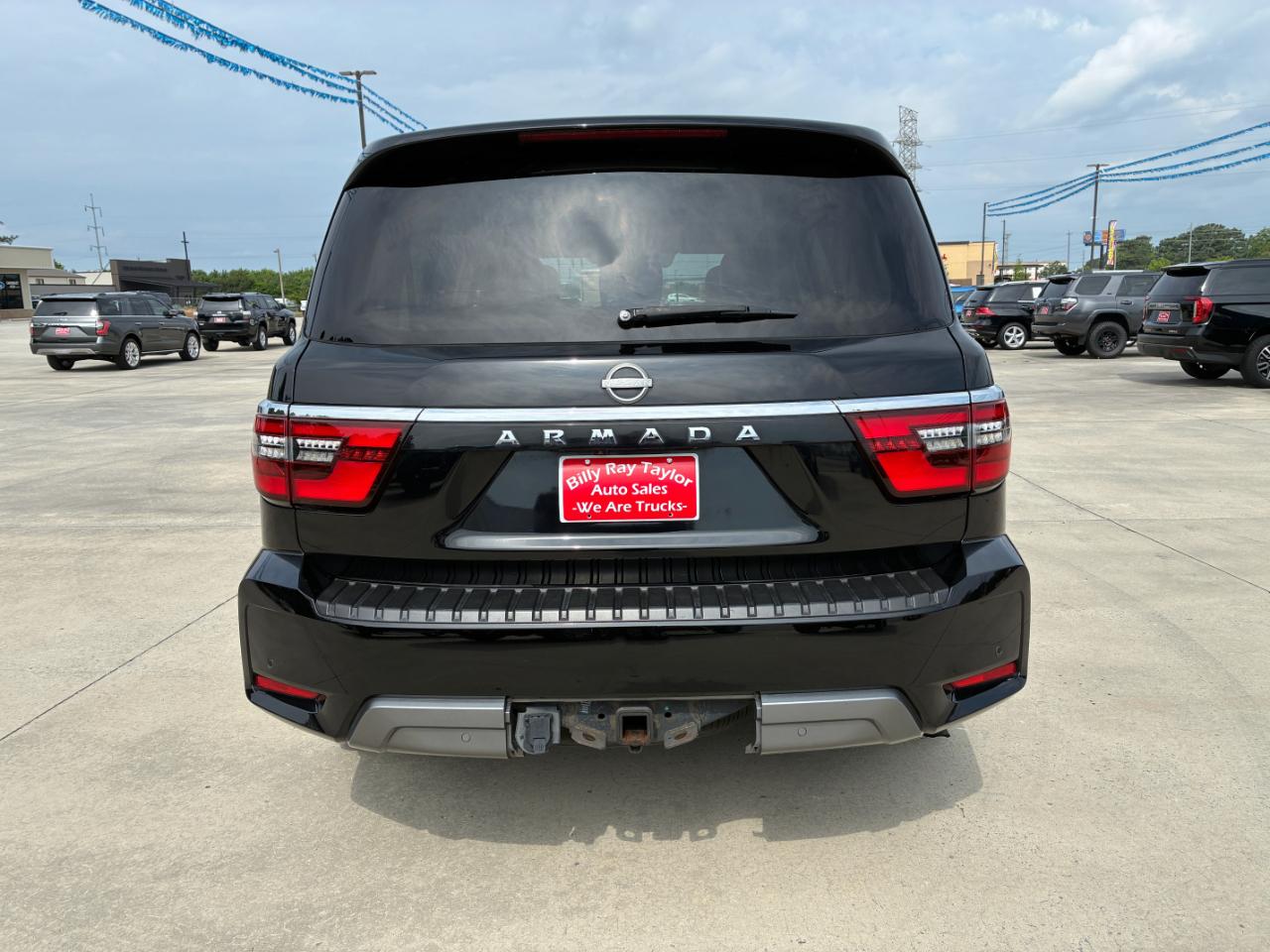 Nissan Armada  2021