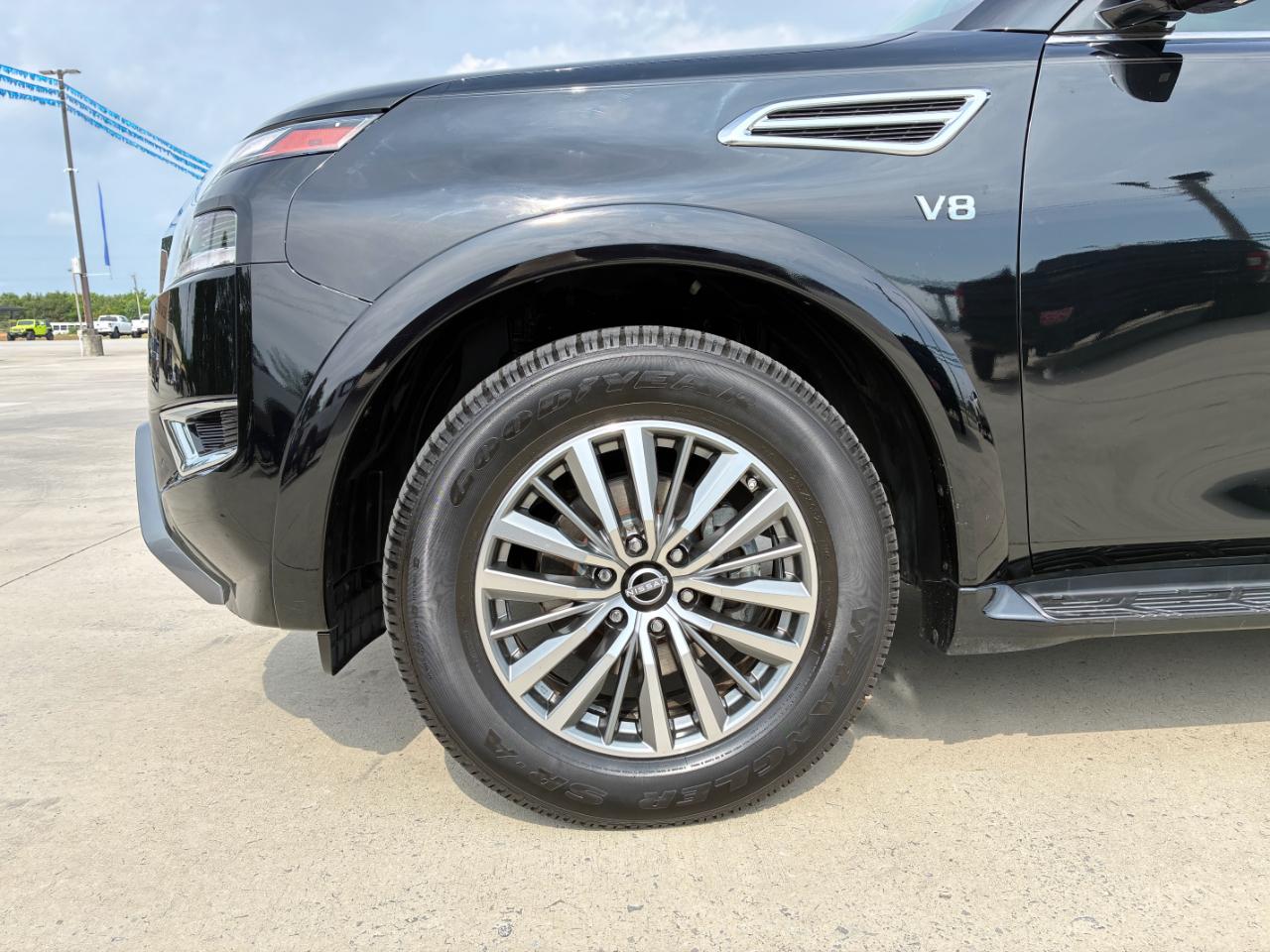 Nissan Armada  2021