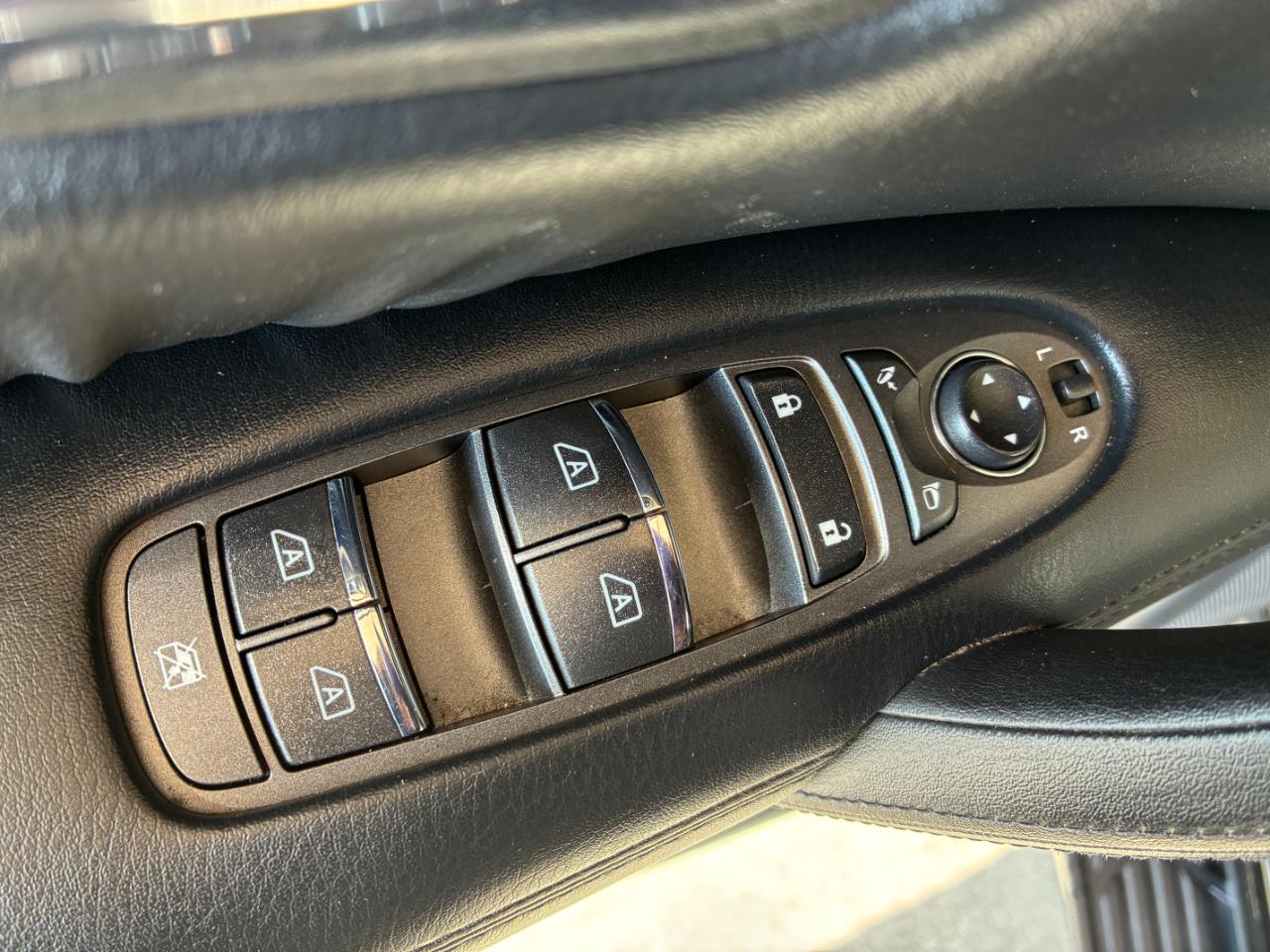 Nissan Armada  2021