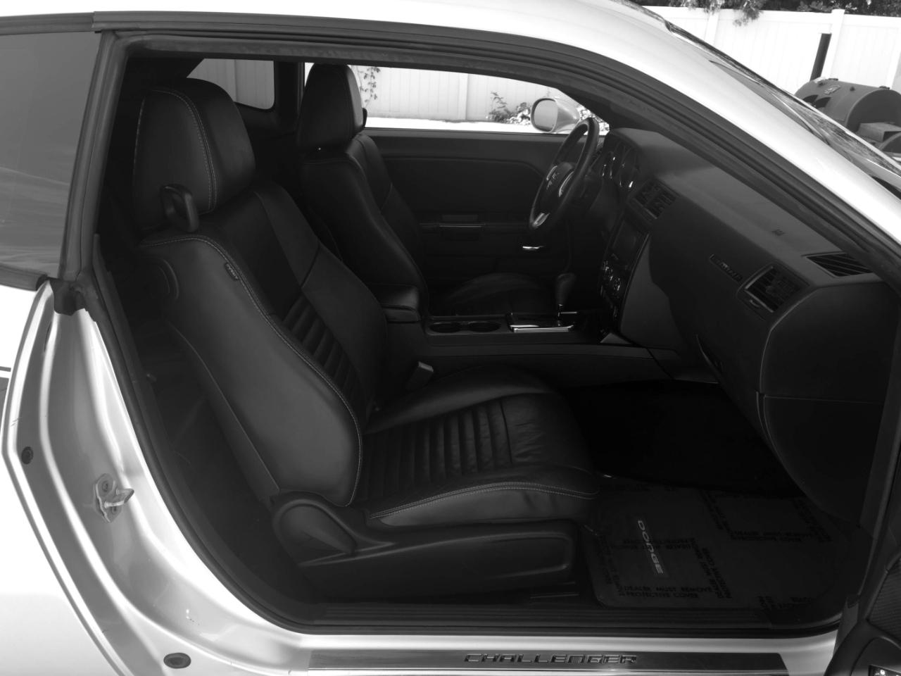 Dodge Challenger SXT 2012