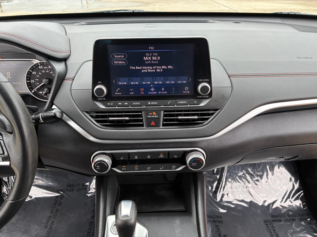 Nissan Altima  2021